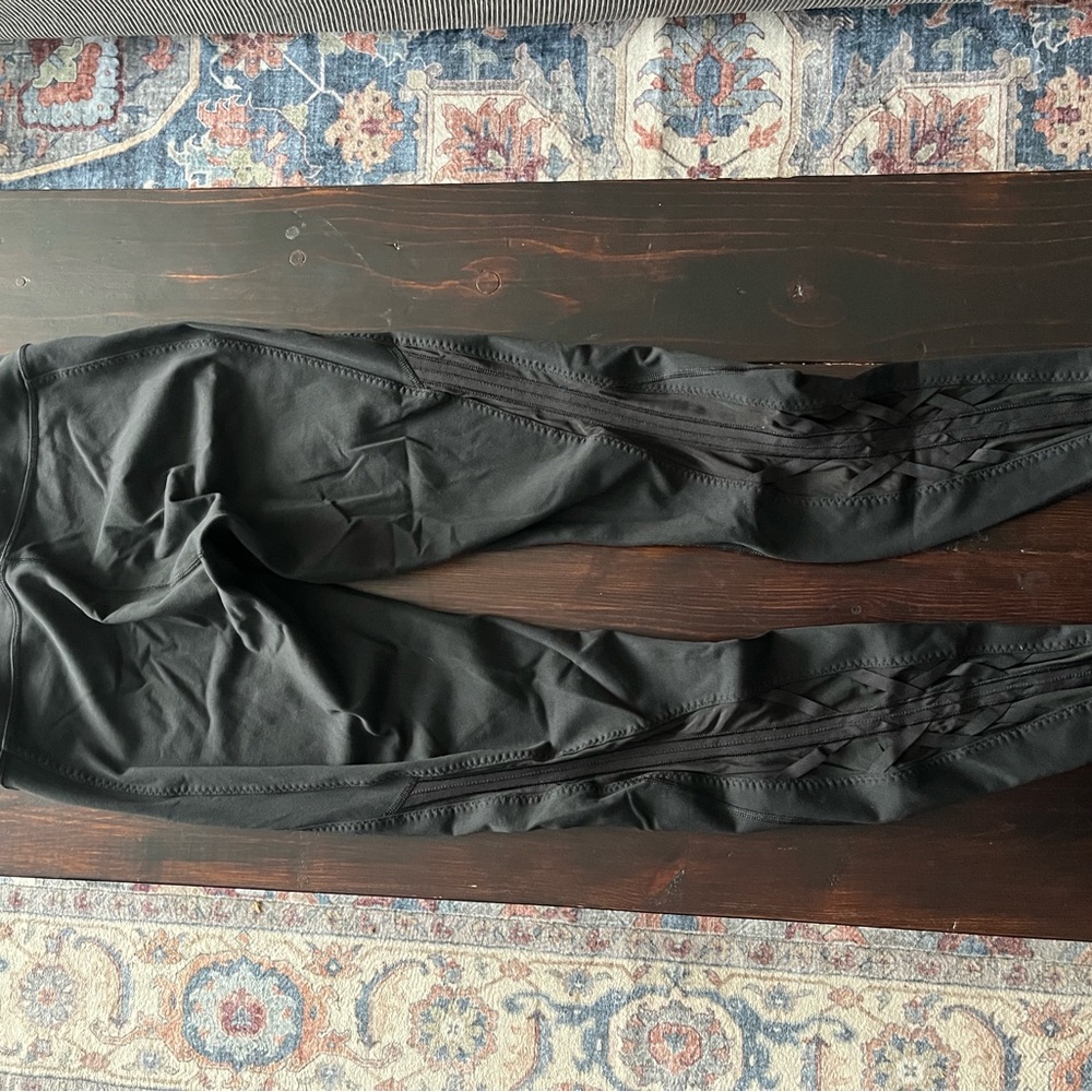 Lululemon Essential Rythym Pant - Picture 2 of 5